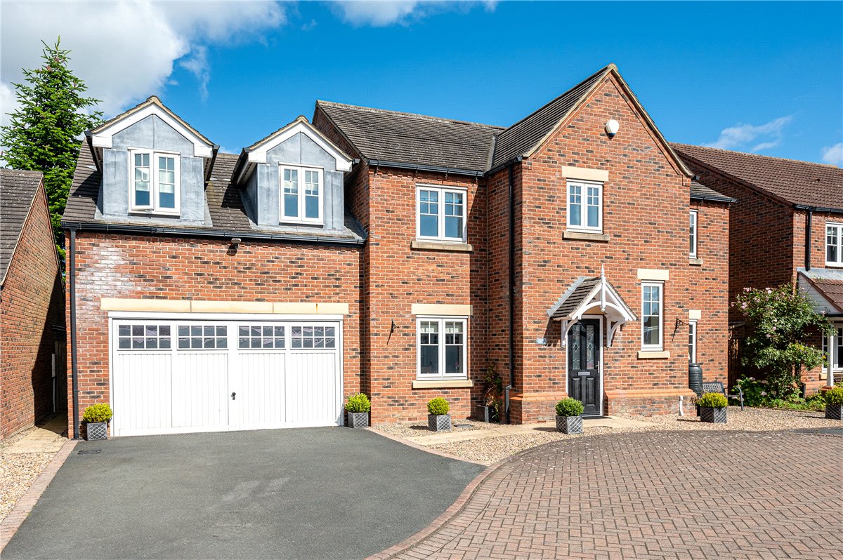 5 bedroom House, Thornbeck, Dunnington, YO19 - Sold