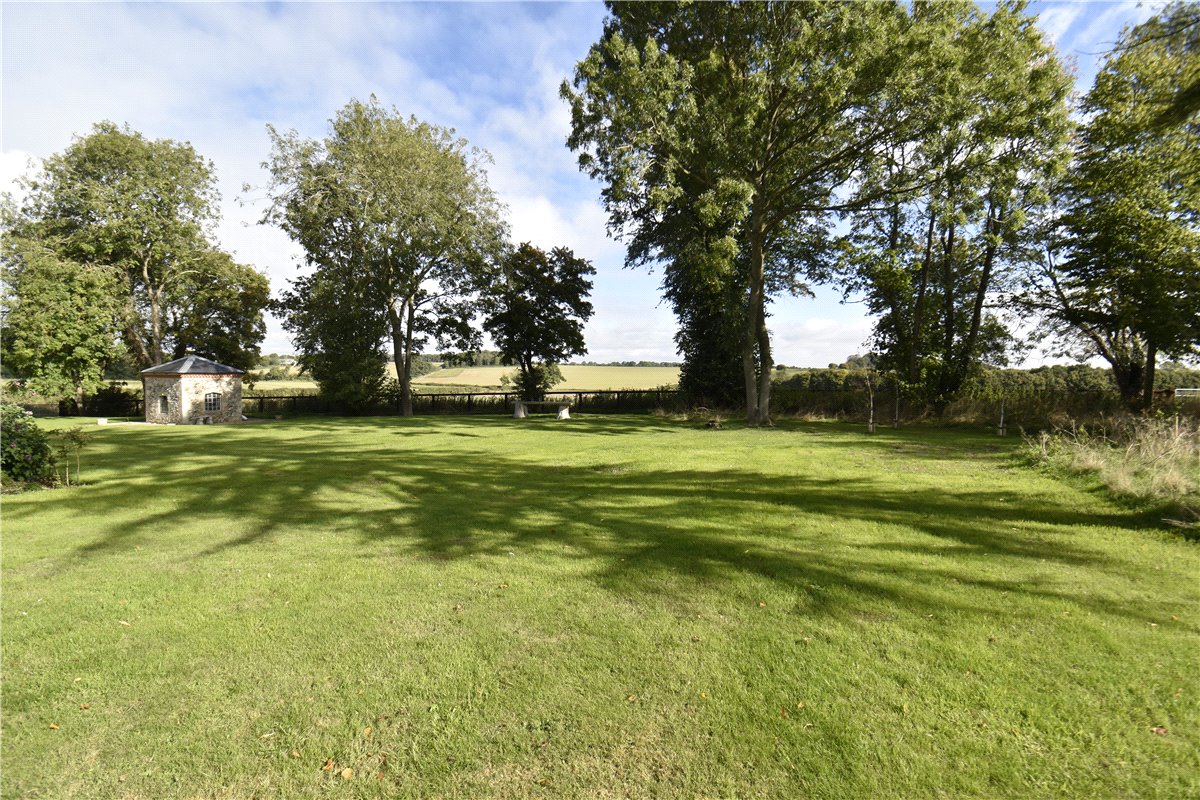 6 bedroom House, Newmarket Road, Kirtling, CB8 - , Image 15