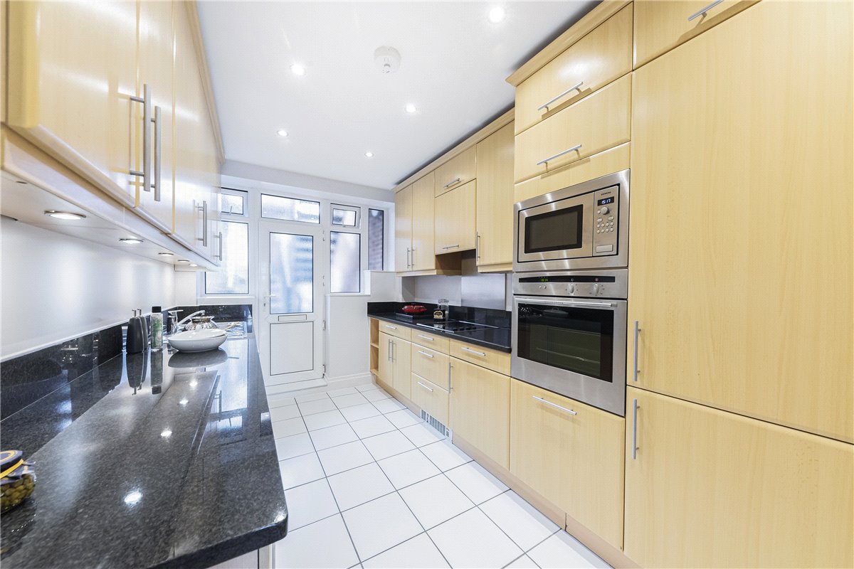 3 bedroom Flat, Stafford Court, Kensington High Street, W8 - Available, Image 2
