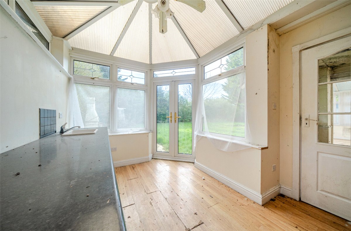 2 bedroom Bungalow, Chester Road, Preston Brook, WA7 - Available, Image 16