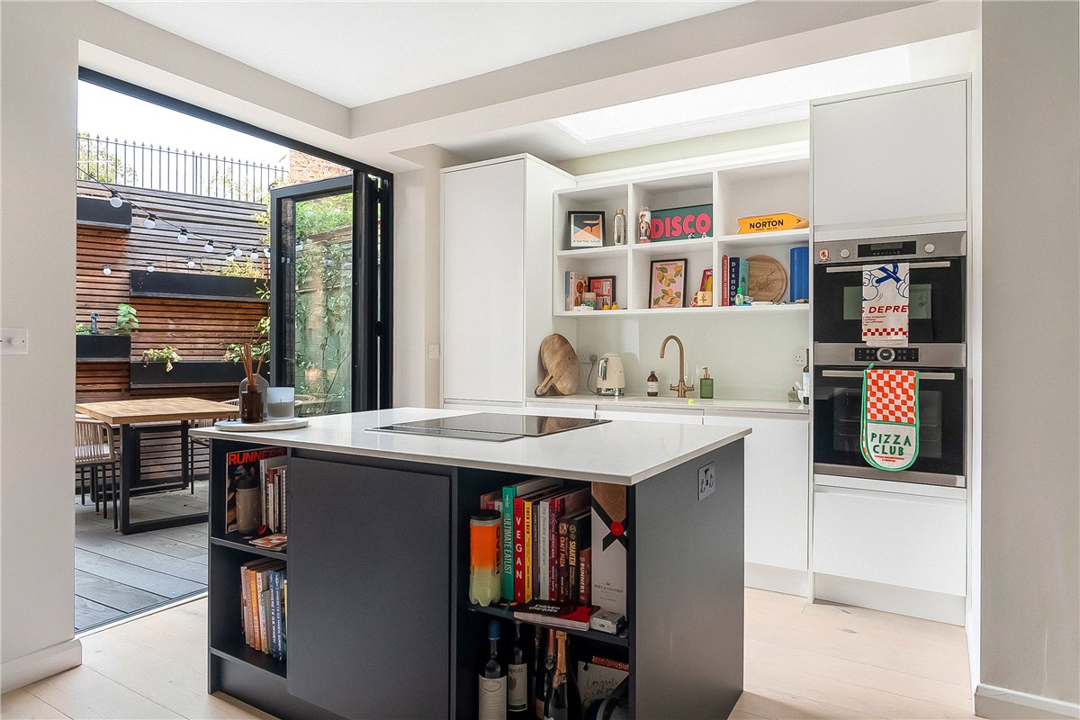 2 bedroom House, Nottingham Road, London, SW17 - Available, Image 6