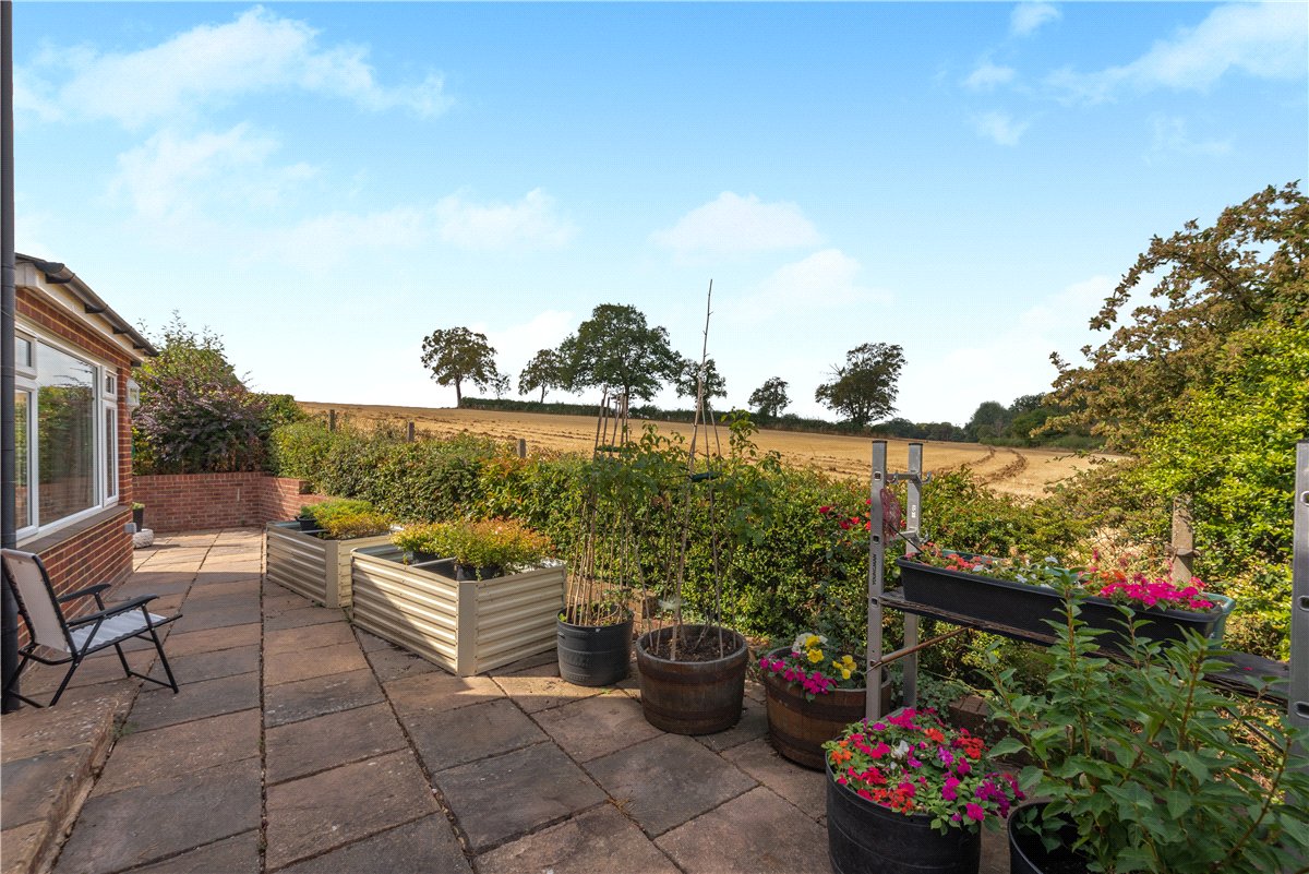 3 bedroom House, Roberts Road, Barton Stacey, SO21 - Available, Image 12