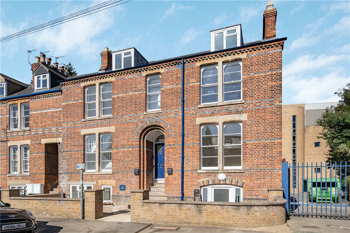 1 bedroom Flat, Walton Crescent, Oxford, OX1 - Available, Image 14