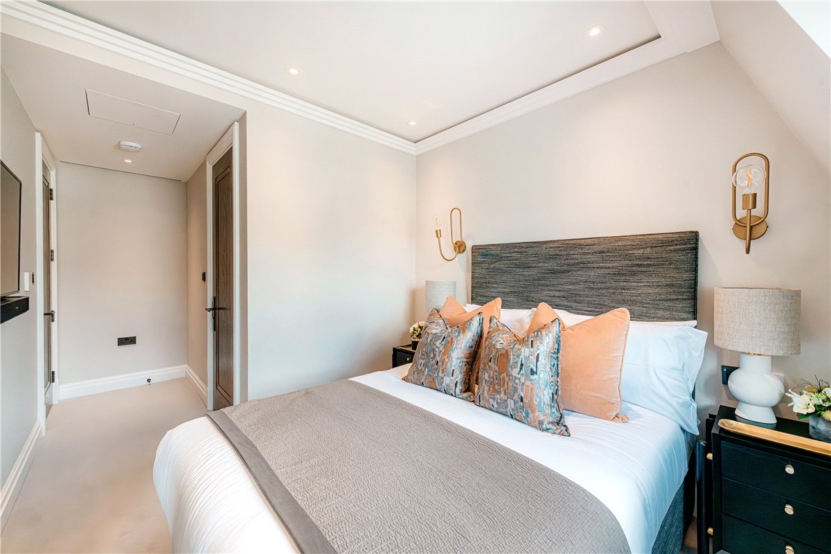 3 bedroom Flat, Prince of Wales Terrace, London, W8 - Available, Image 21