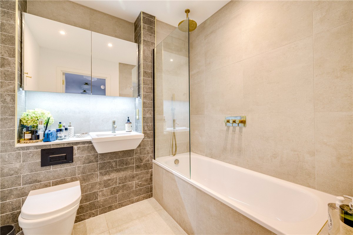 3 bedroom Flat, Ravensbury Terrace, London, SW18 - Available, Image 5