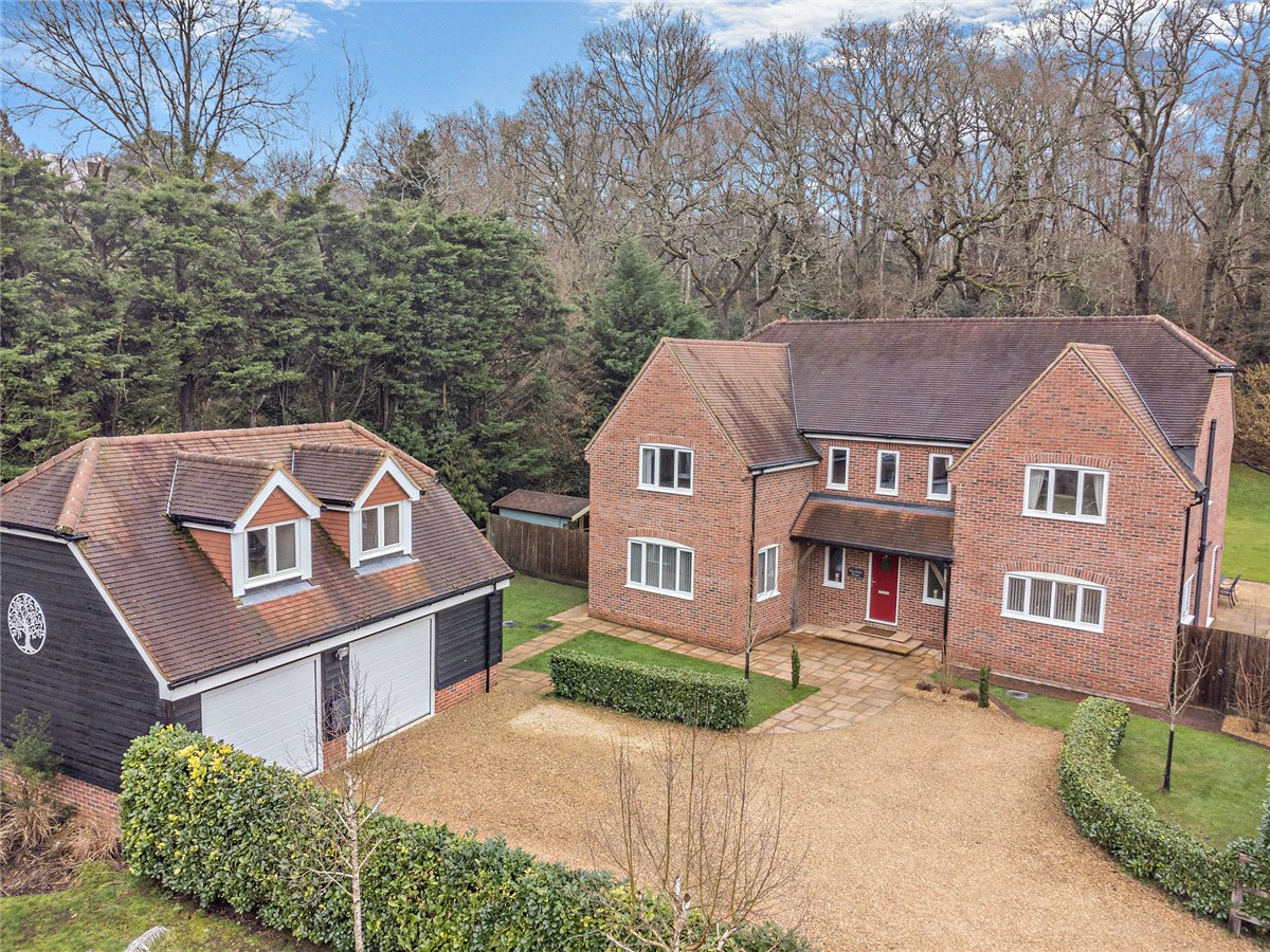 5 bedroom House, Thornford Road, Crookham Common, RG19 - Sold STC