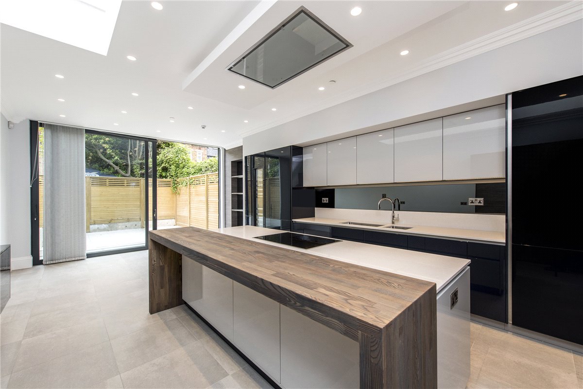 5 bedroom House, Kimbell Gardens, London, SW6 - Available