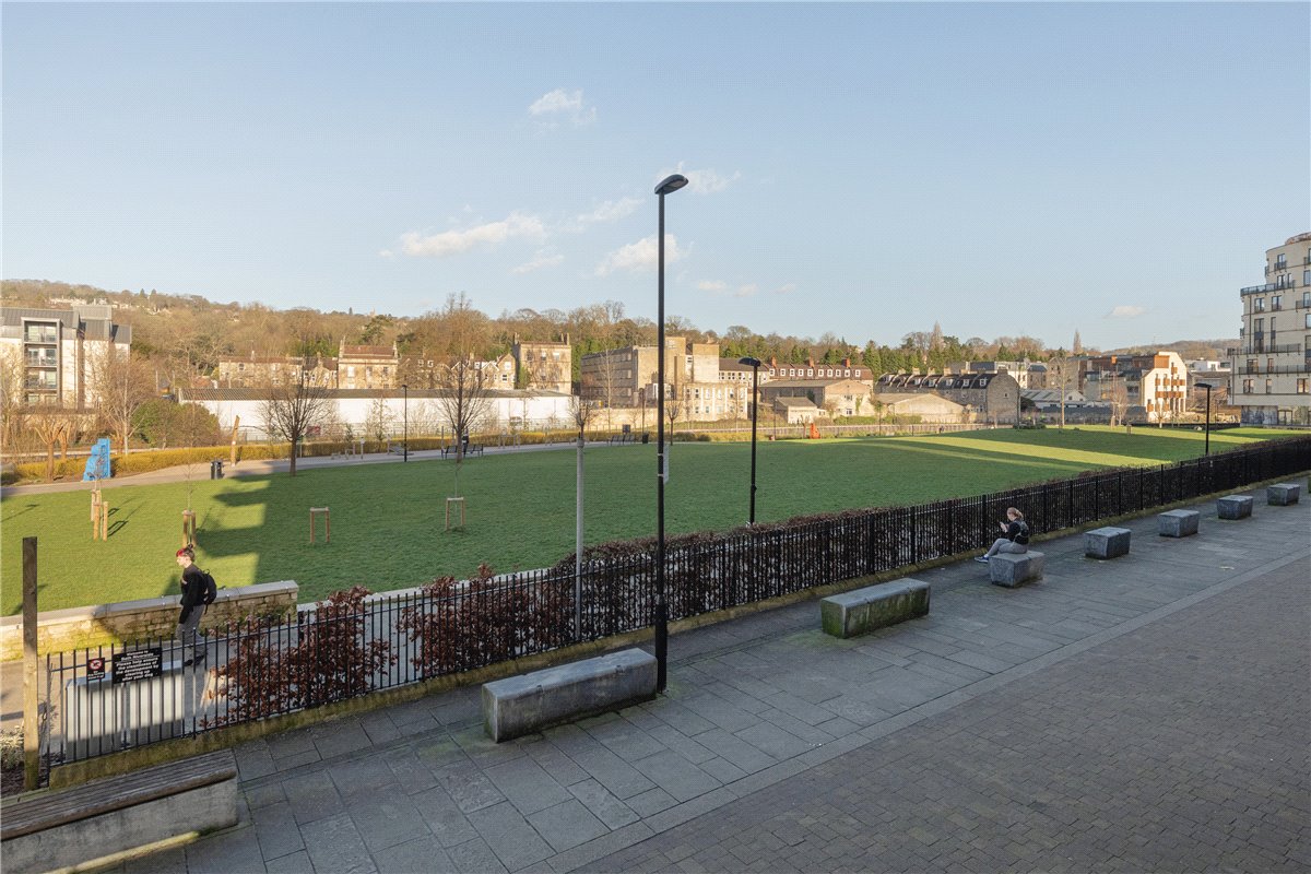 2 bedroom Flat, Midland Road, Bath, BA2 - Sold, Image 2