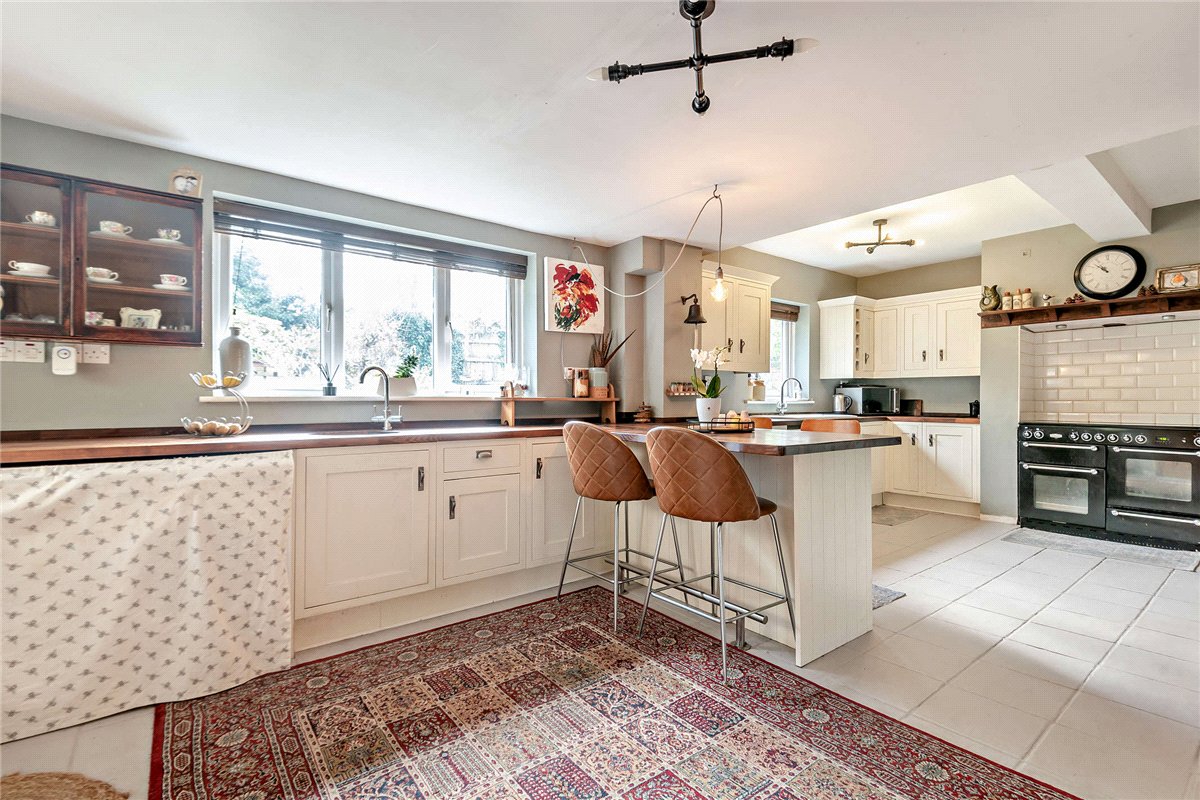 4 bedroom House, Broadlayings, Woolton Hill, RG20 - Sold, Image 11