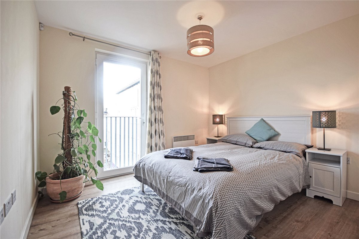 2 bedroom Flat, Warren Close, Cambridge, CB2 - , Image 8