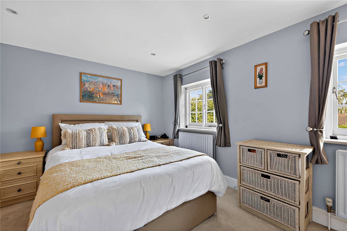 4 bedroom House, George Street, Kingsclere, RG20 - Available, Image 12