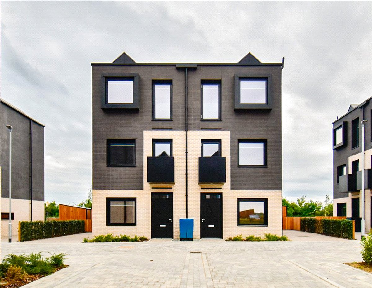 3 bedroom House, Lockhart Way, Northstowe, CB24 - Available