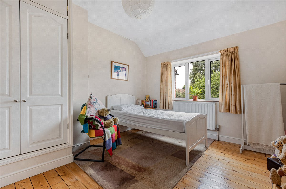 4 bedroom House, The Garth, Yarnton, OX5 - Available, Image 9