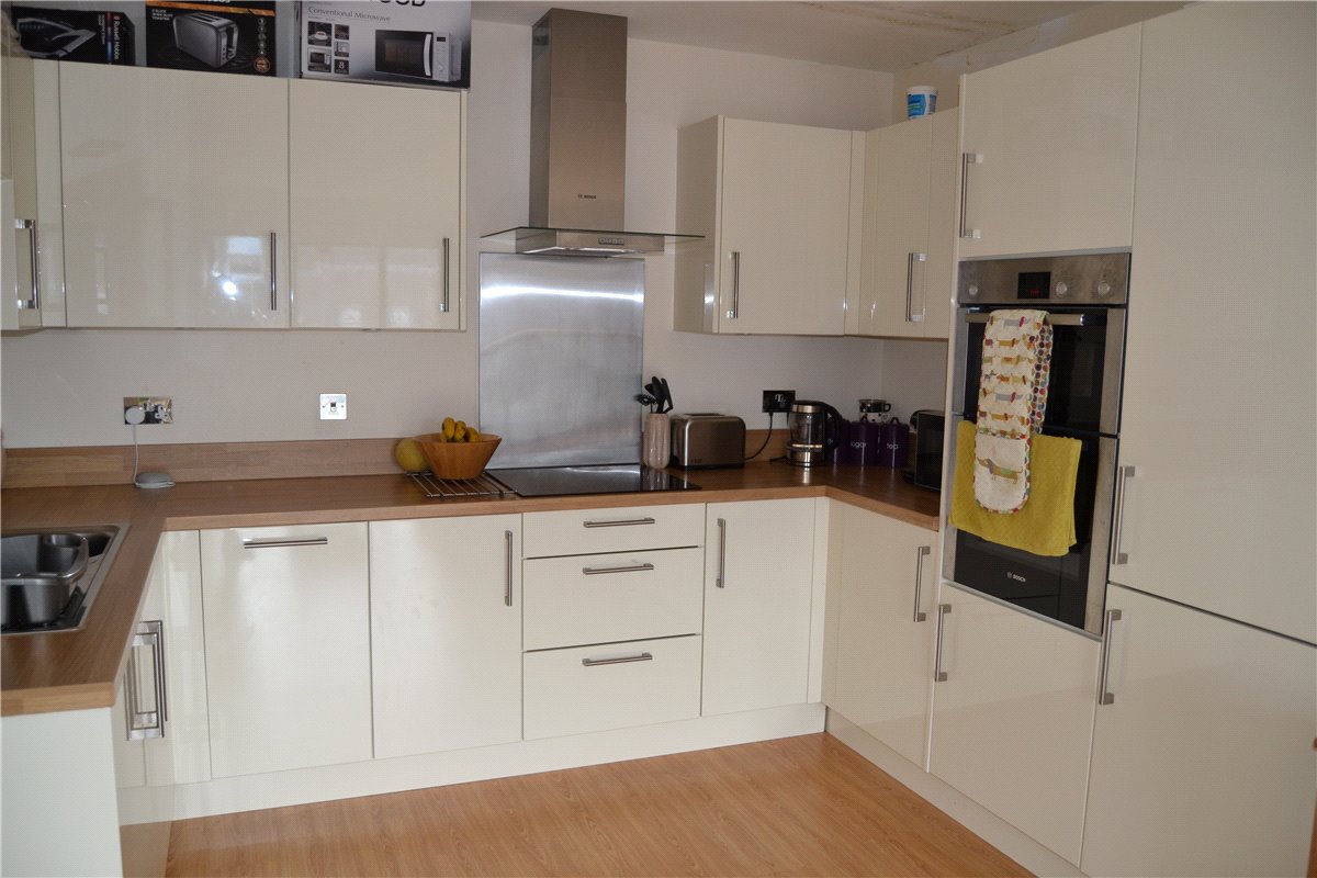2 bedroom Flat, West Street, Newbury, RG14 - Let Agreed, Image 1