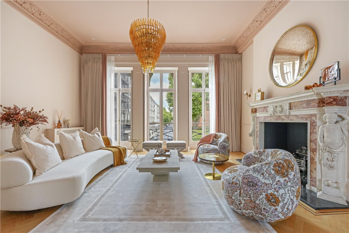 6 bedroom House, Ennismore Gardens, Knightsbridge, SW7 - Available