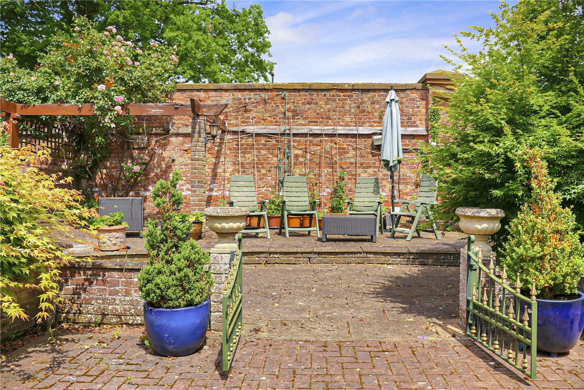 5 bedroom House, School Road, Hemingbrough, YO8 - Available, Image 19