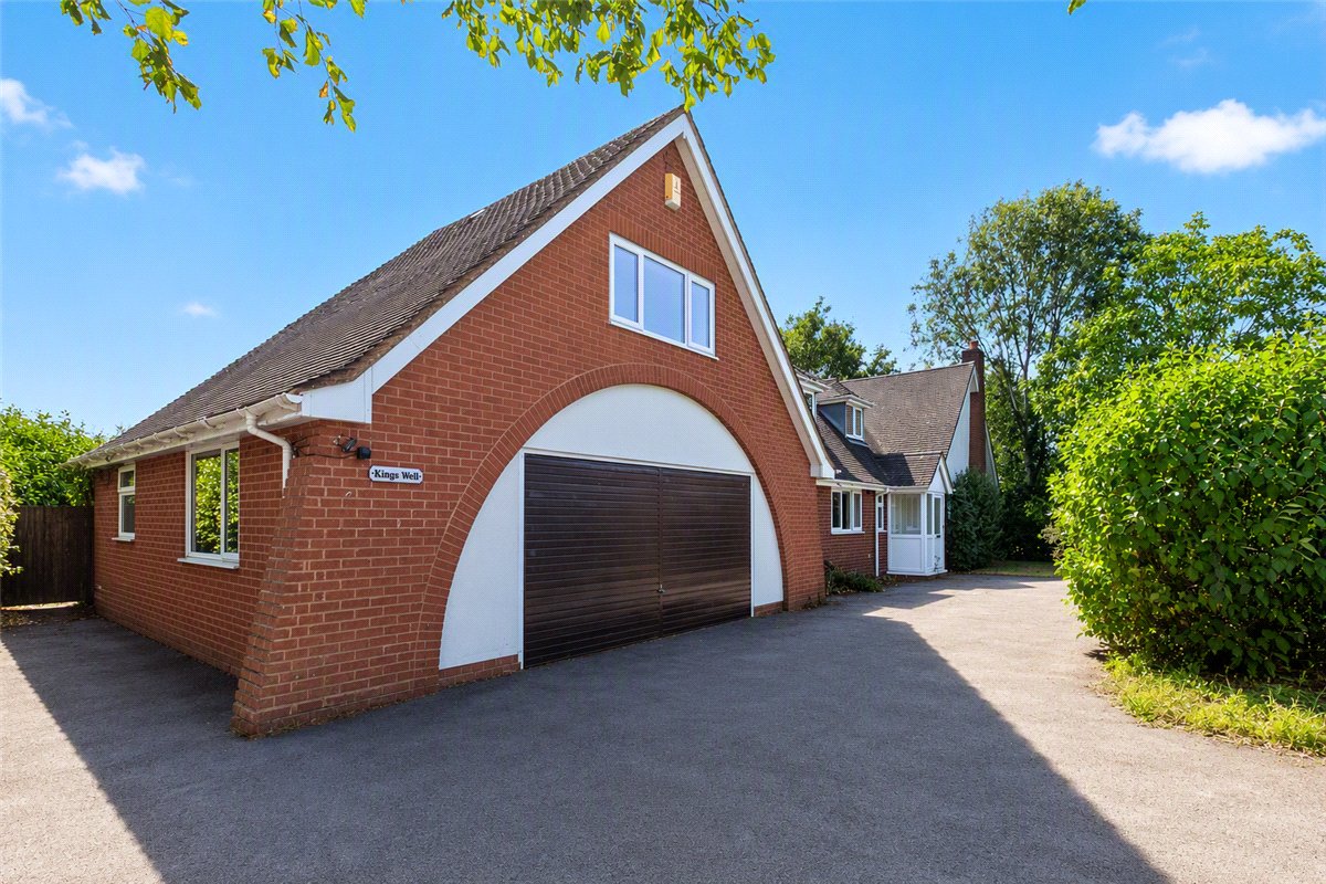5 bedroom Bungalow, Lichfield Road, Kings Bromley, DE13 - Available