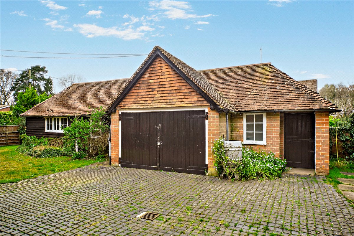 8 bedroom House, Yattendon Road, Hermitage, RG18 - Available, Image 17