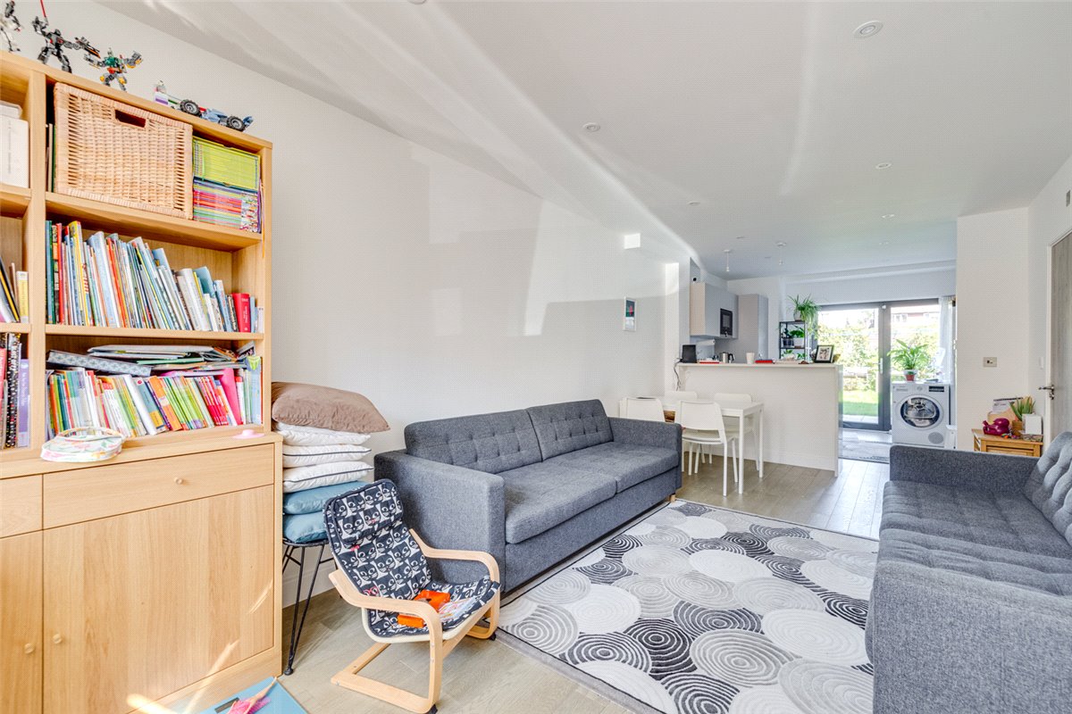 3 bedroom House, Harlow Gardens, Kingston upon Thames, KT1 - Let Agreed, Image 3