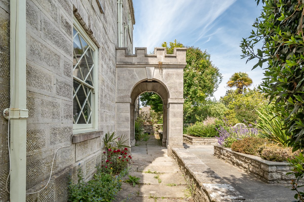 8 bedroom House, High Street, Swanage, BH19 - Available, Image 19