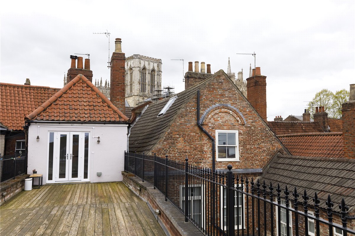 3 bedroom Maisonette, Goodramgate, York, YO1 - Let Agreed