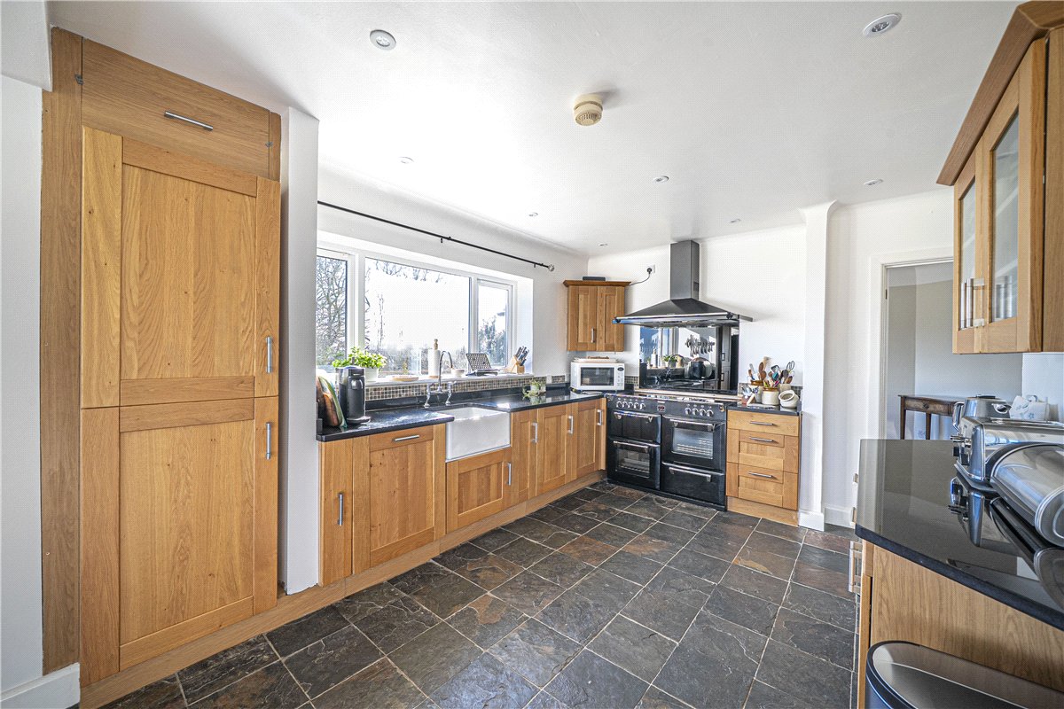 4 bedroom House, Stoke Charity Road, Kings Worthy, SO21 - Available, Image 14