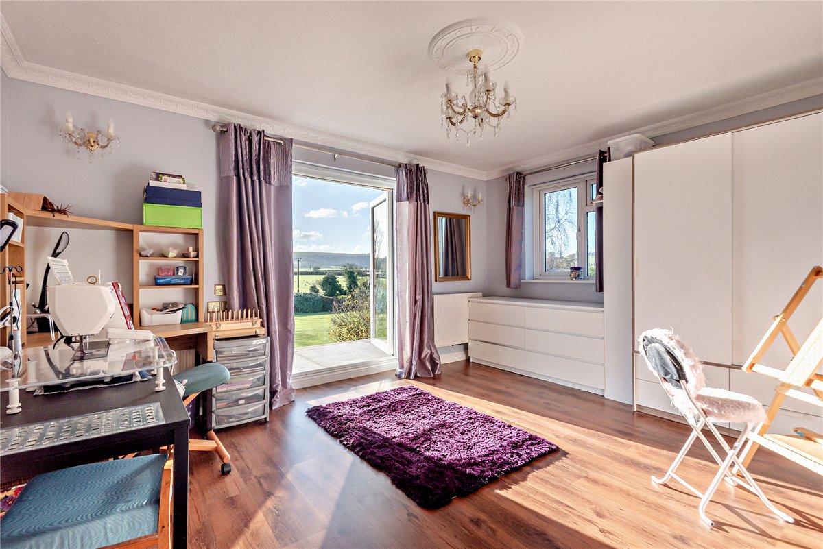 5 bedroom House, Fox's Lane, Kingsclere, RG20 - Available, Image 10