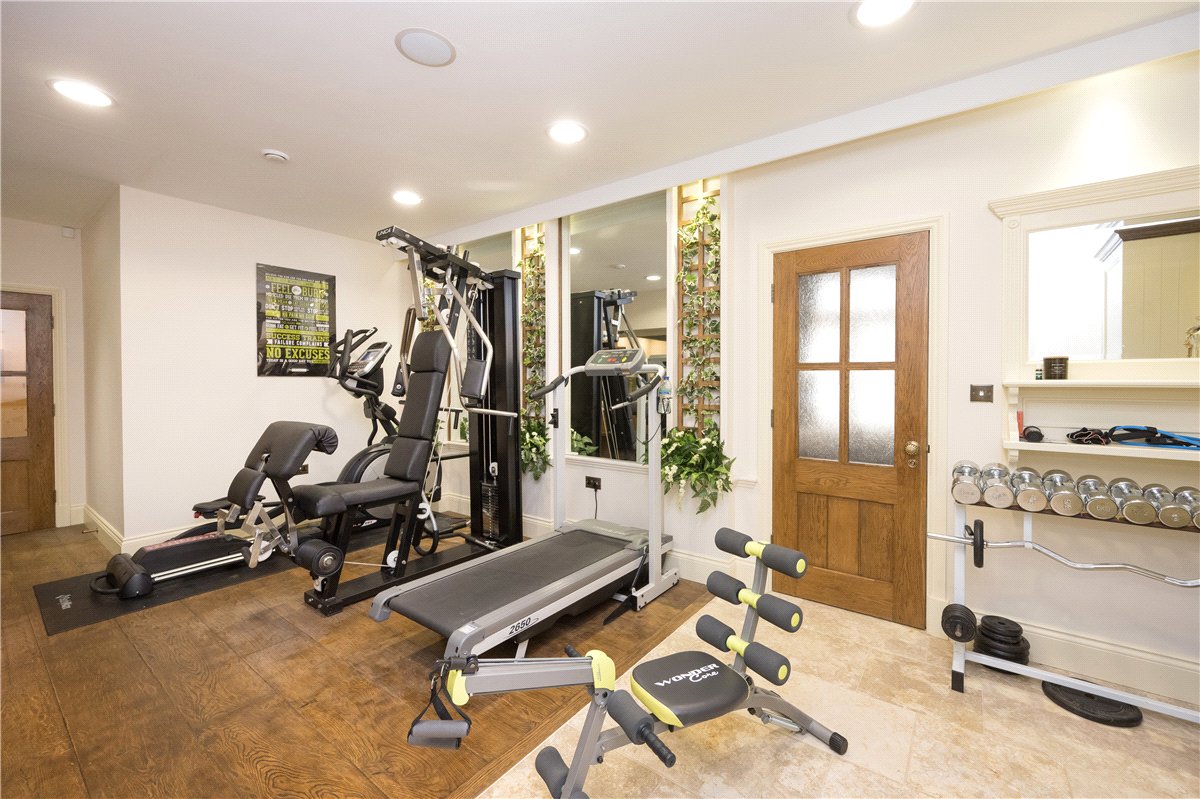 10 bedroom House, Felliscliffe, Harrogate, HG3 - Available, Image 17