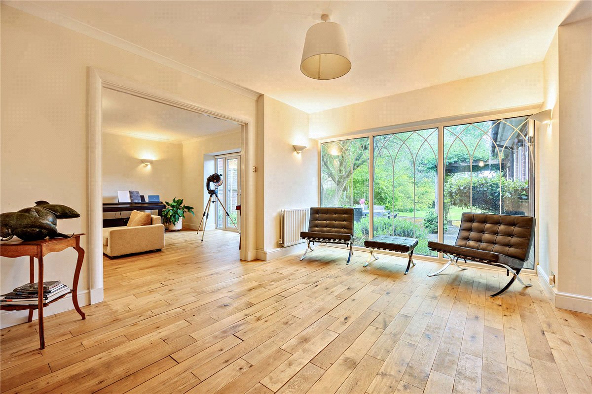 5 bedroom House, Andover Road, Newbury, RG14 - Available, Image 4