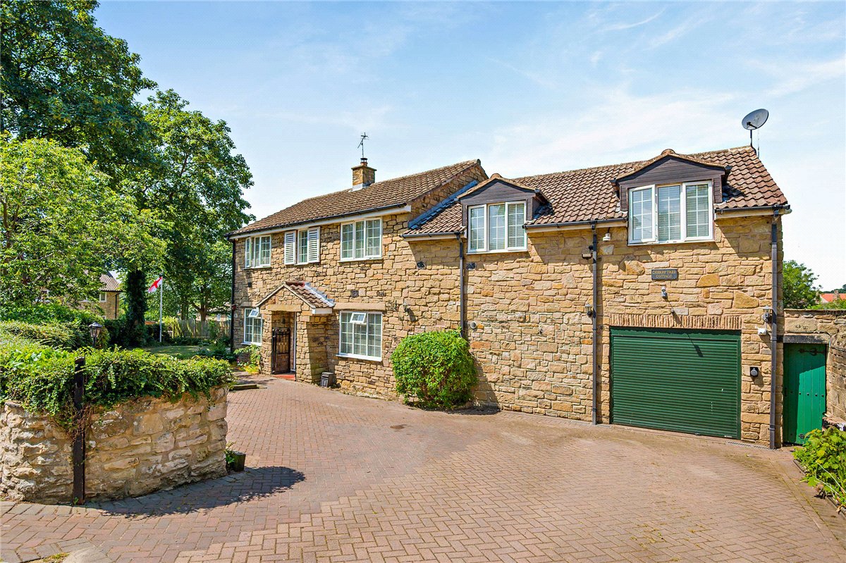 6 bedroom House, Hall Lane, Ledston, WF10 - Sold STC