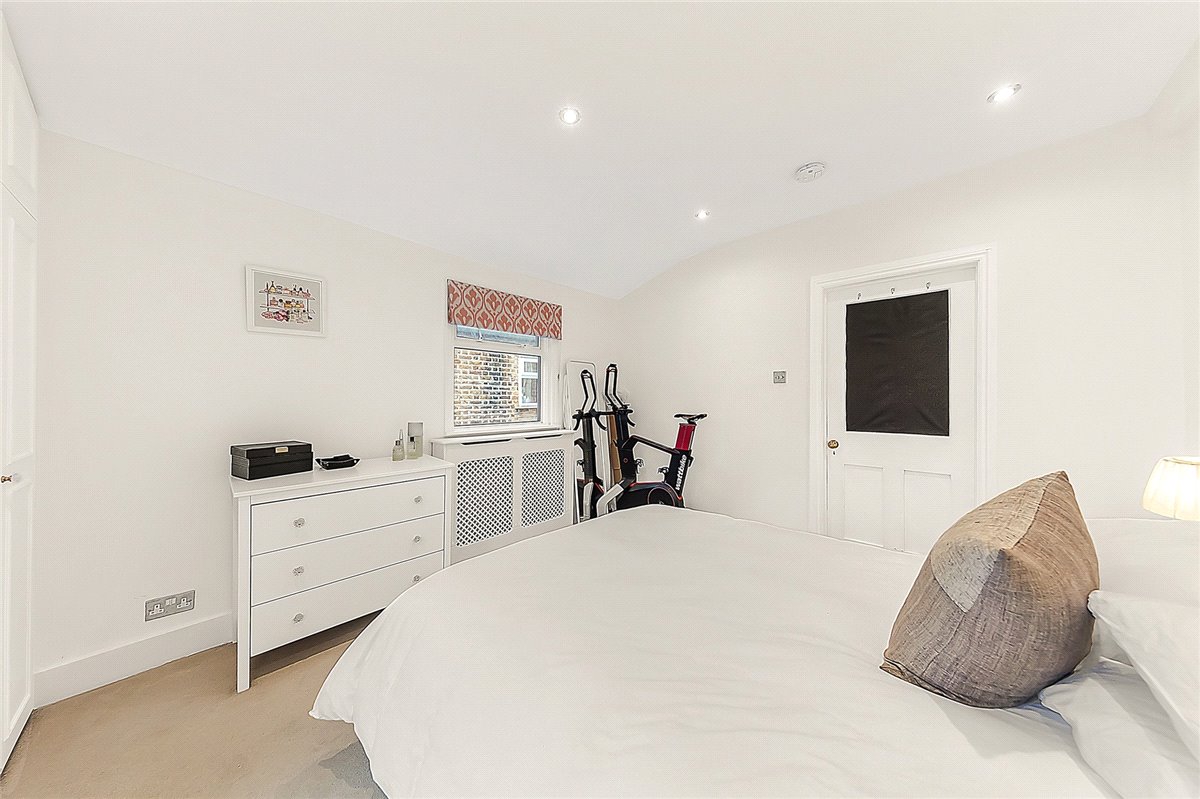 2 bedroom Flat, Munster Road, London, SW6 - , Image 12