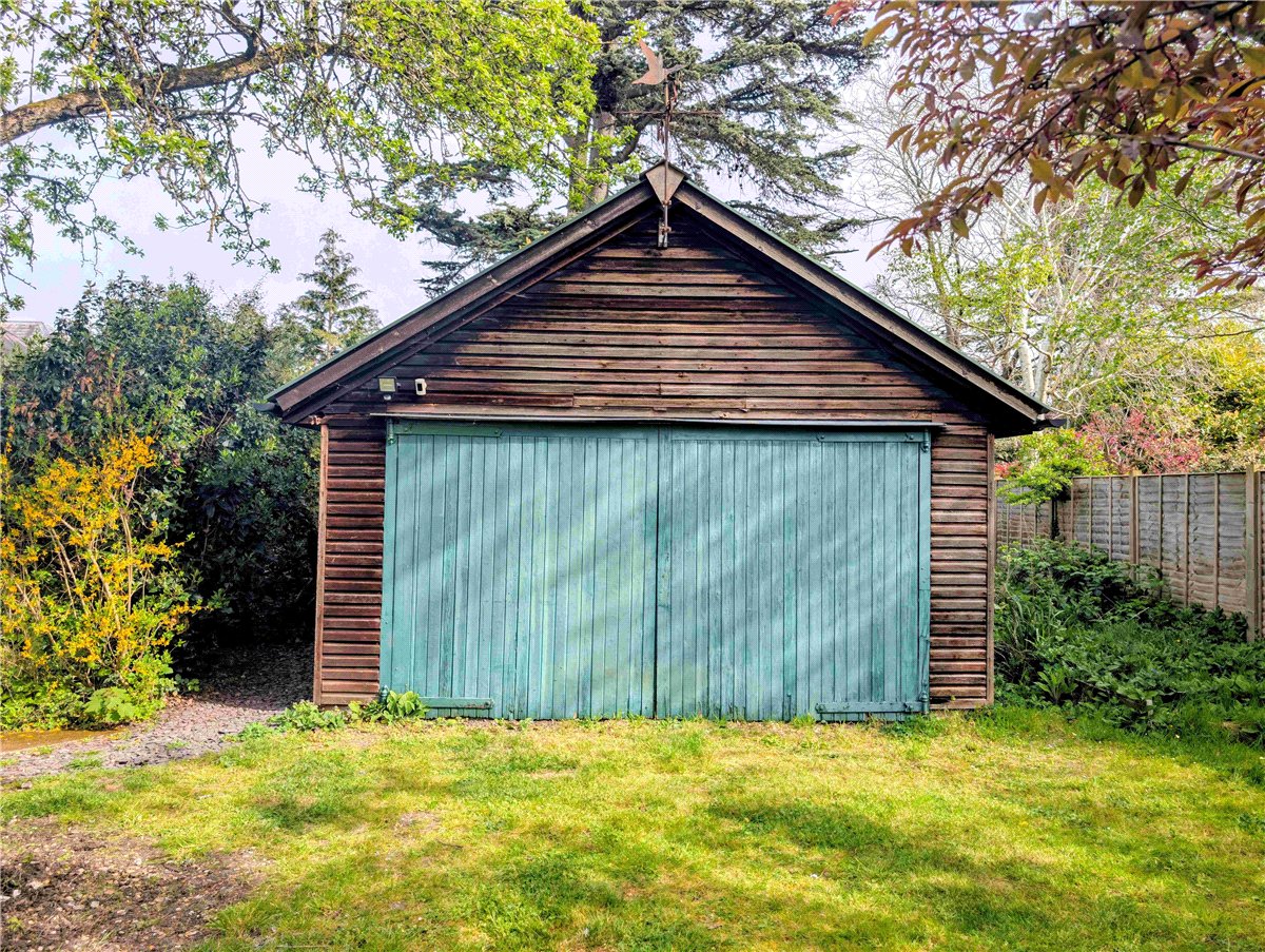 4 bedroom House, Reading Road, Sherfield-on-Loddon, RG27 - Available, Image 10