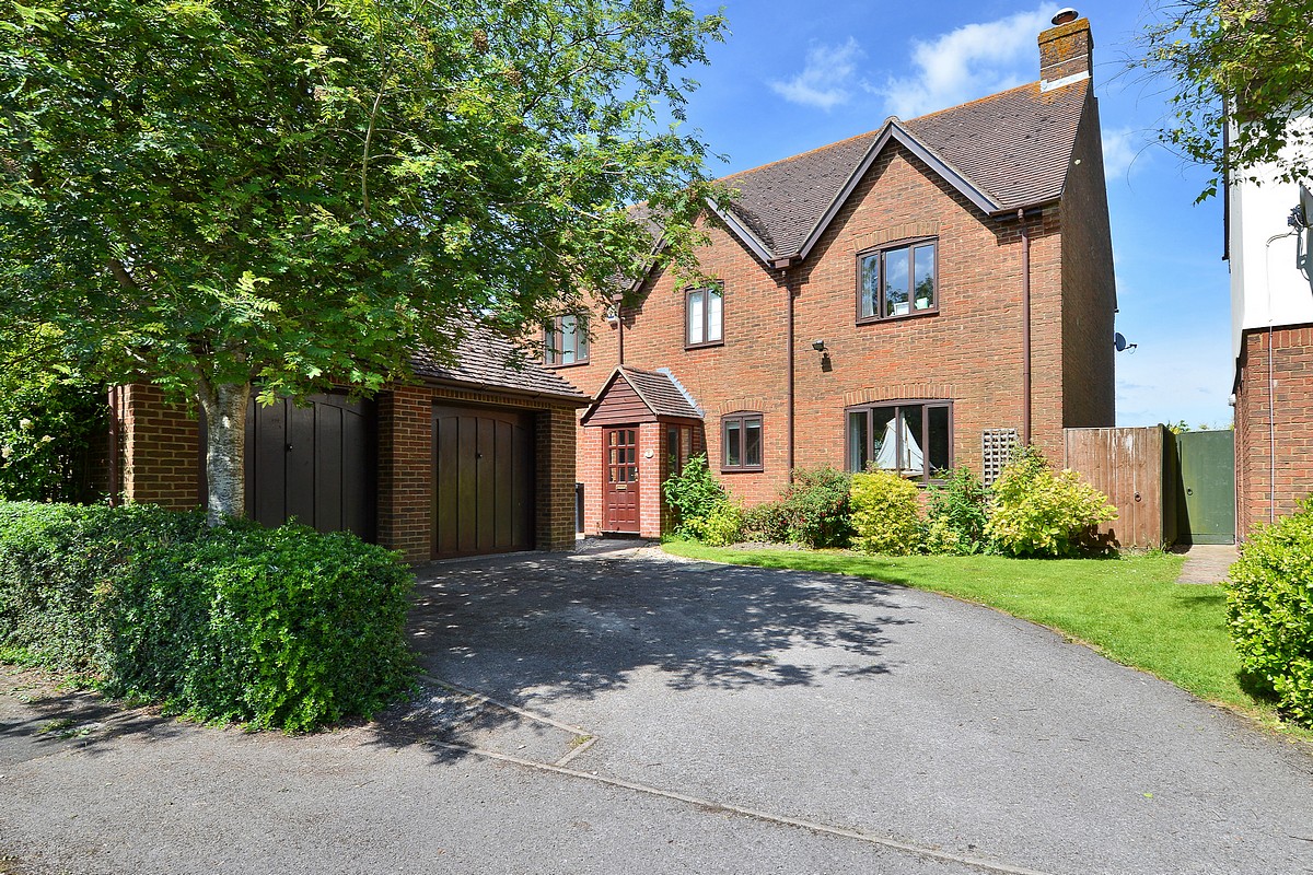 4 bedroom House, Matthews Close, All Cannings, SN10 - Available, Image 19