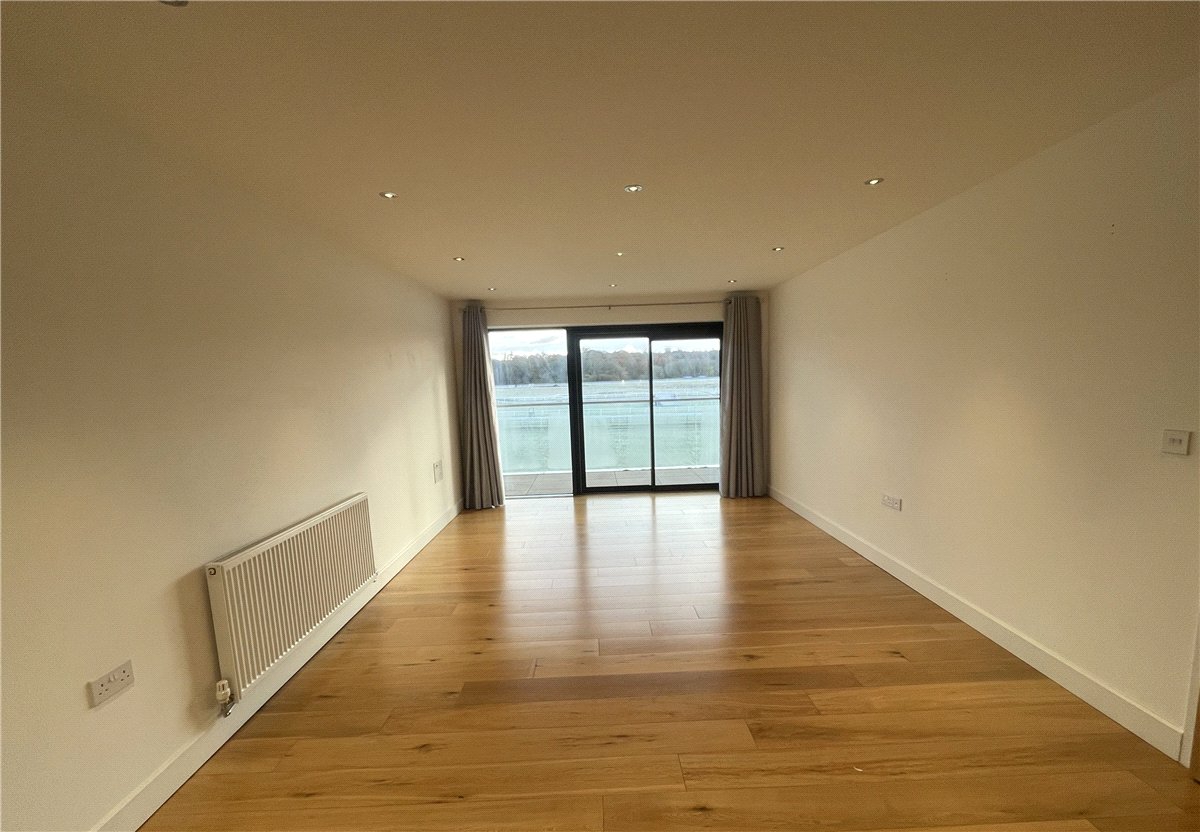 2 bedroom Flat, Kingman Way, Newbury, RG14 - , Image 1