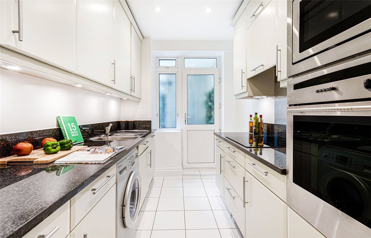 2 bedroom Flat, Kensington High Street, Kensington, W8 - Available, Image 2