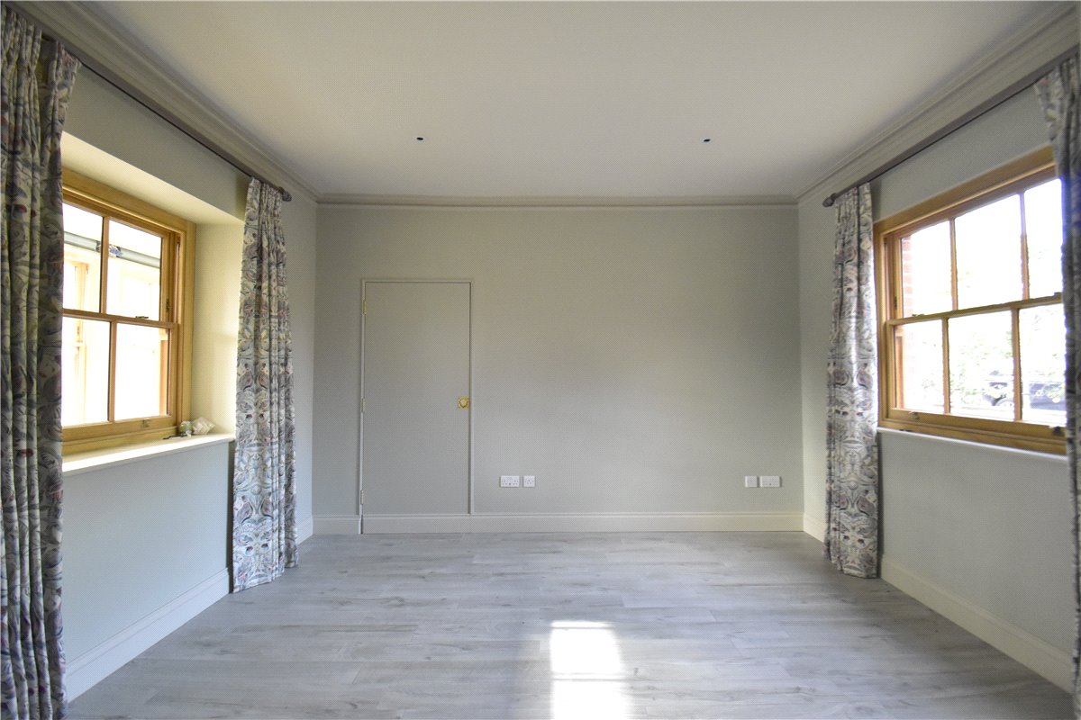 6 bedroom House, Newmarket Road, Kirtling, CB8 - , Image 33