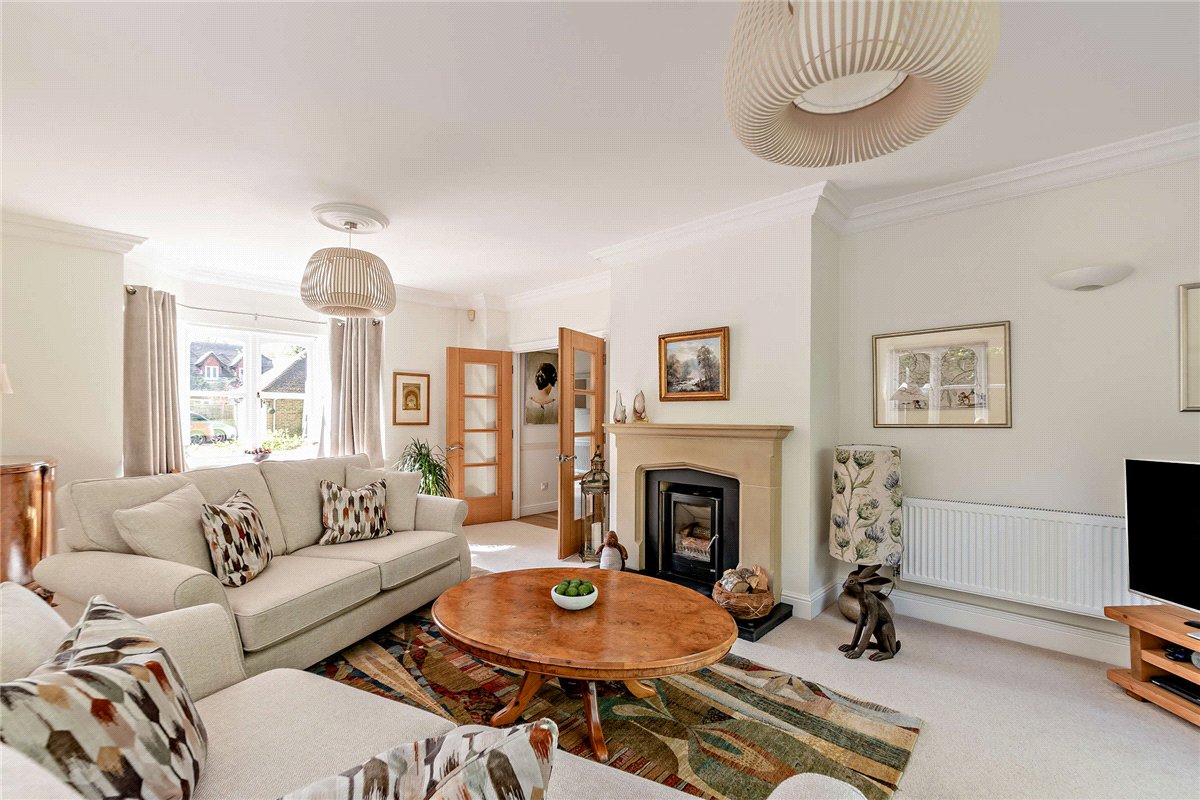 5 bedroom House, Oak Close, Baughurst, RG26 - Available, Image 8