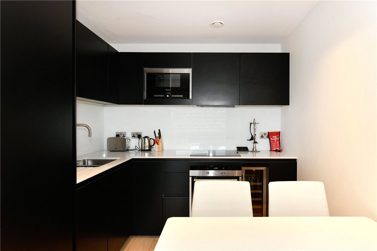 1 bedroom Flat, Wood Street, St Pauls, EC2Y - Available, Image 1