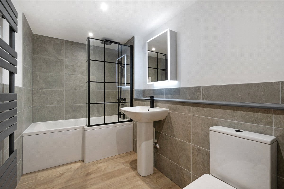 4 bedroom Cottage, Camela Lane, Camblesforth, YO8 - Available, Image 8