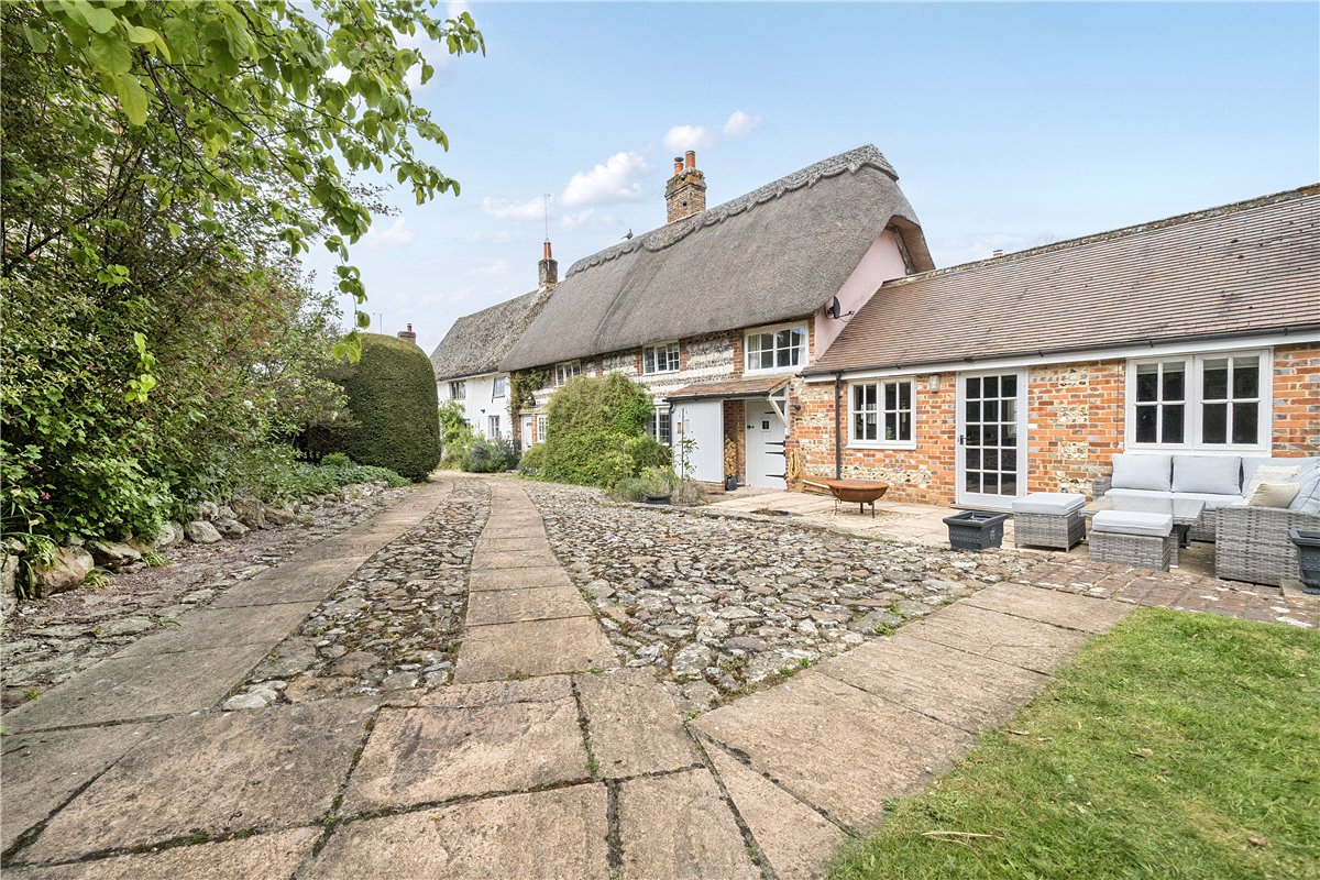 2 bedroom House, Castle Street, Aldbourne, SN8 - Sold