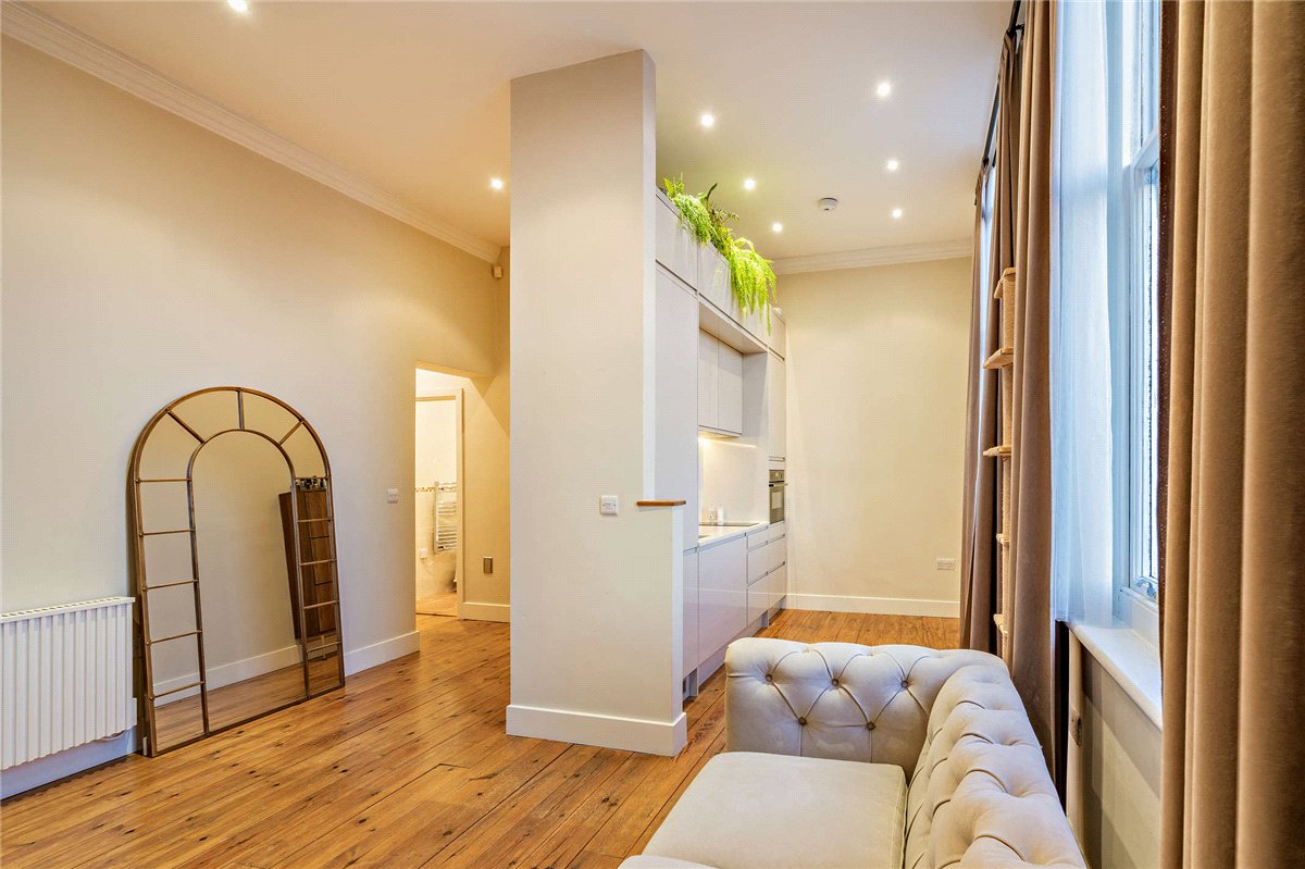 2 bedroom Flat, Craven Road, Newbury, RG14 - Available, Image 3