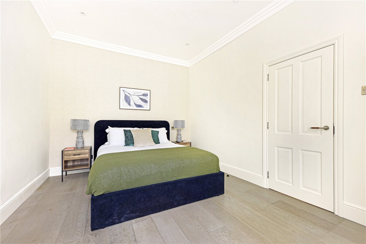 3 bedroom Flat, Rosary Gardens, South Kensington, SW7 - Available, Image 17