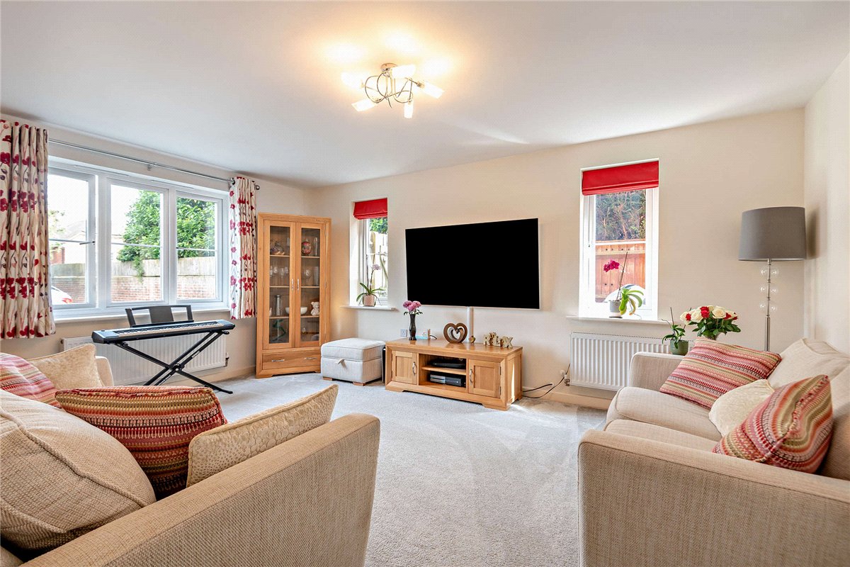 3 bedroom House, Capability Way, Greenham, RG19 - Available, Image 3