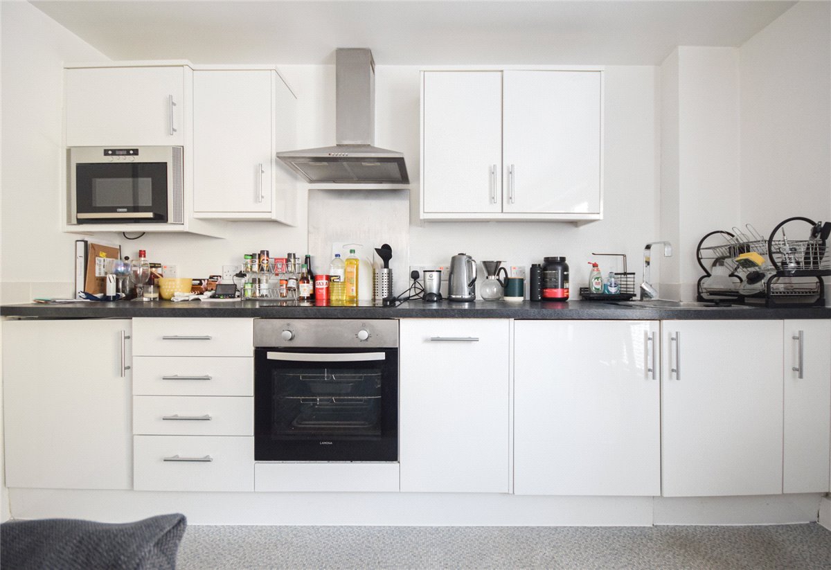 1 bedroom Flat, Union Road, Cambridge, CB2 - Sold, Image 2