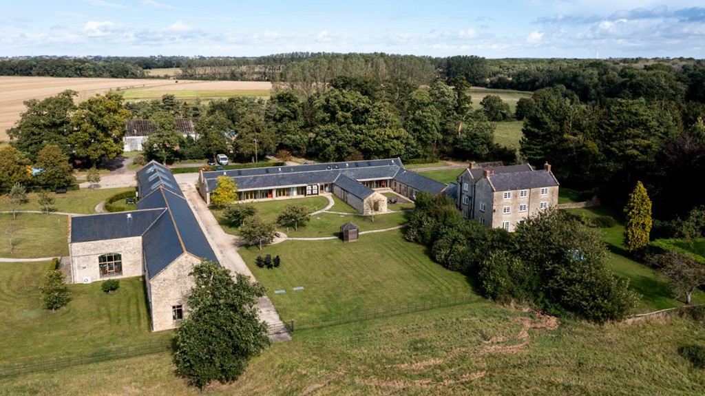 632 Sq Ft, The Barn Kirtlington Business Centre, Kidlington, OX5 - Under Offer, Image 1