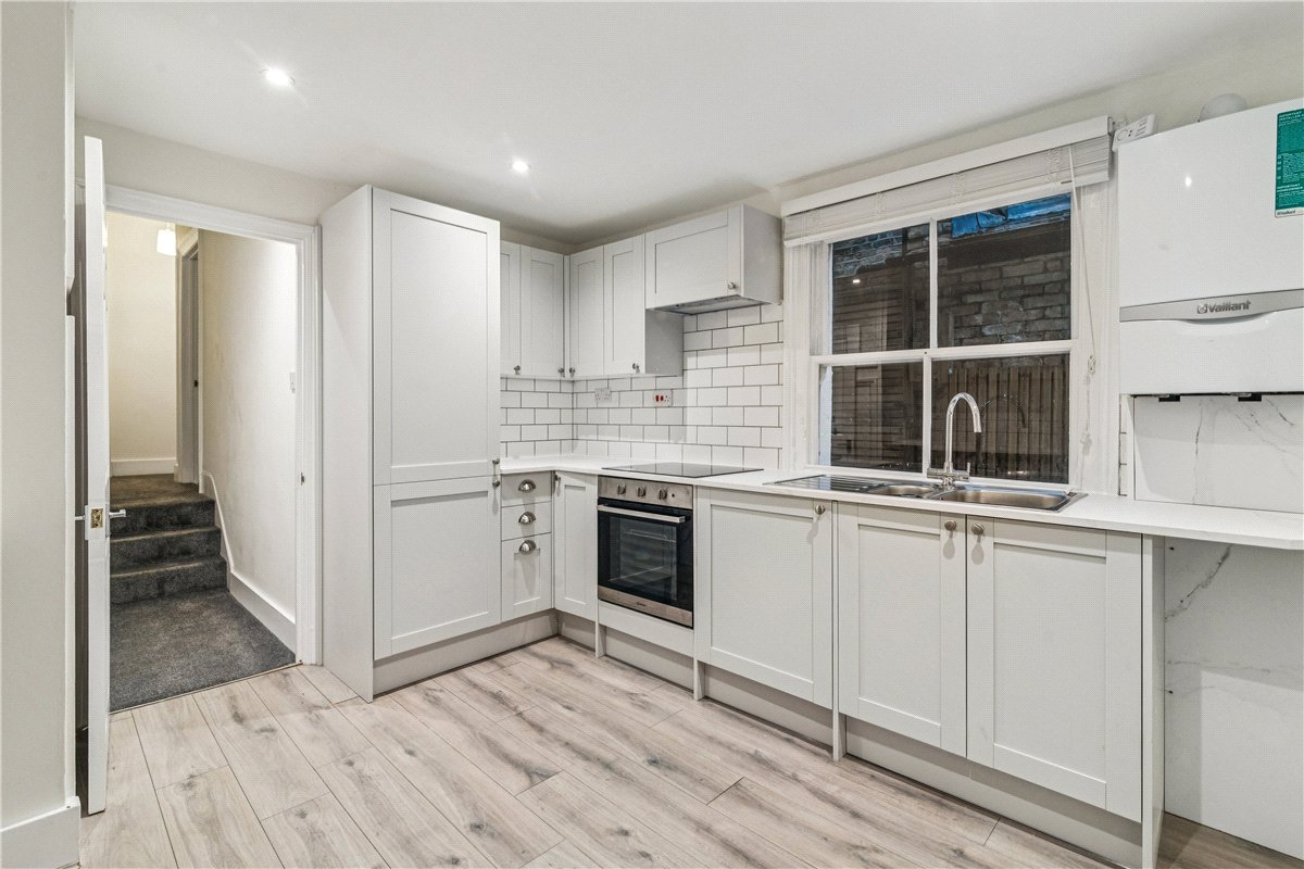 1 bedroom Flat, Glenelg Road, London, SW2 - Available