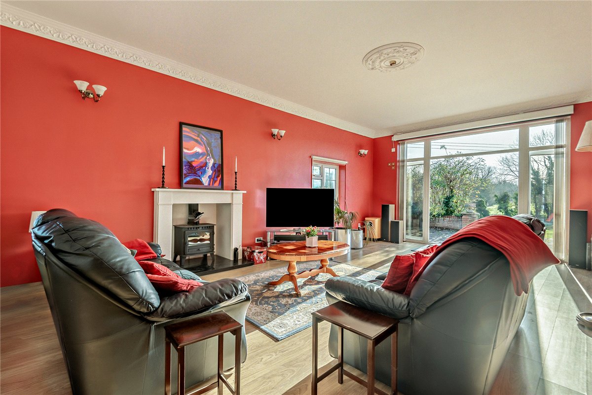 5 bedroom House, Fox's Lane, Kingsclere, RG20 - Available, Image 2