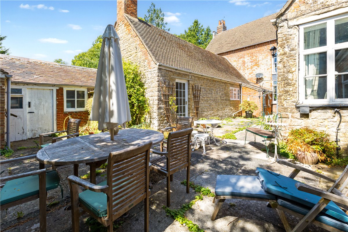 8 bedroom House, Hodson Road, Chiseldon, SN4 - Available, Image 11