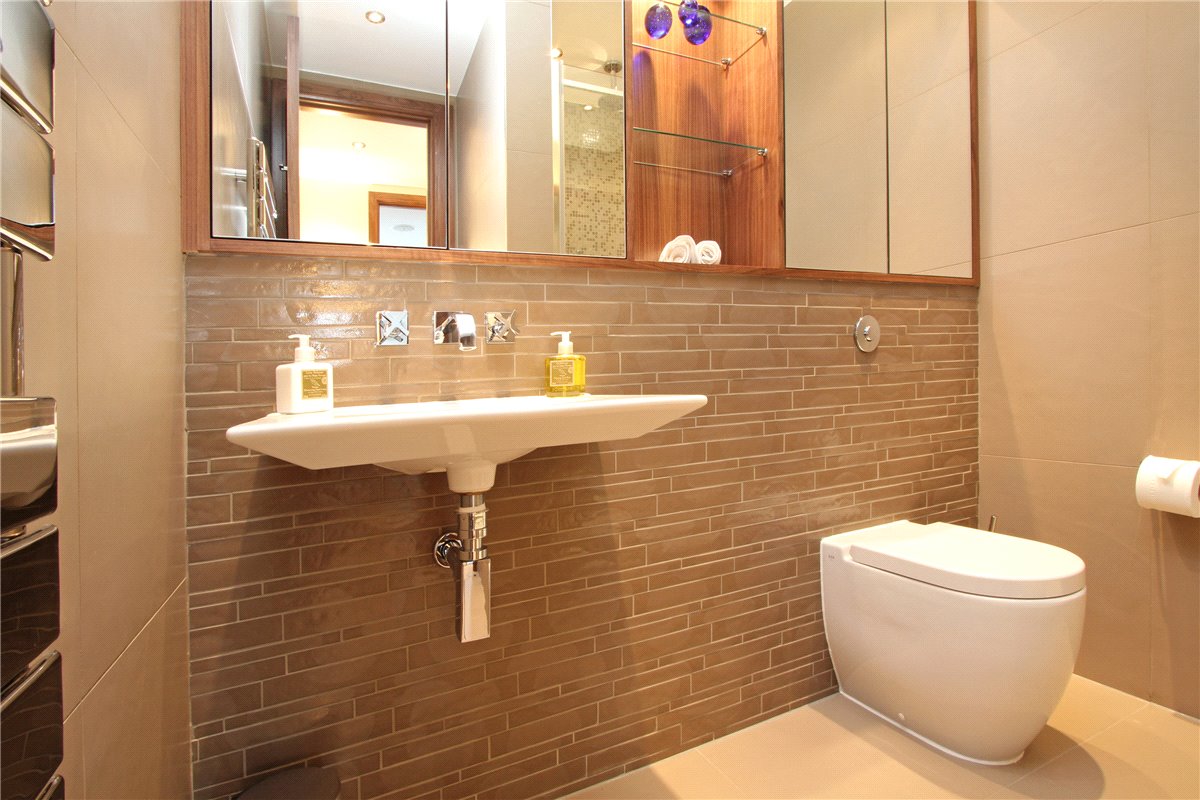 3 bedroom Flat, Tarnbrook Court, 9 Holbein Place, SW1W - Available, Image 1