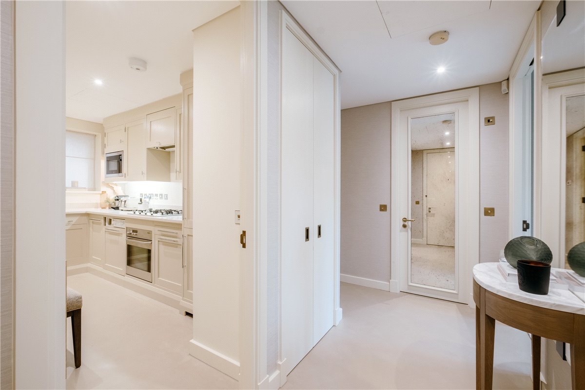 2 bedroom Flat, Piccadilly, Mayfair, W1J - Available, Image 2